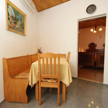Apartments With A Parking Space Mali Losinj Apartment